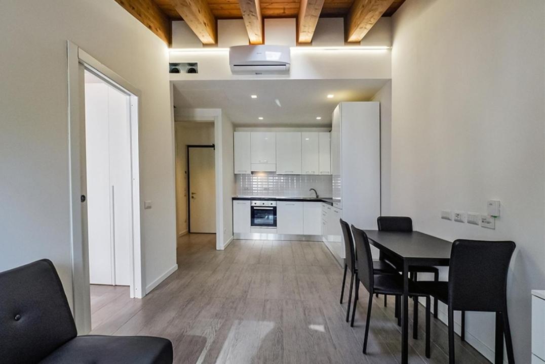 Lux Apartment 2 Milano Metro M2 Ngoại thất bức ảnh